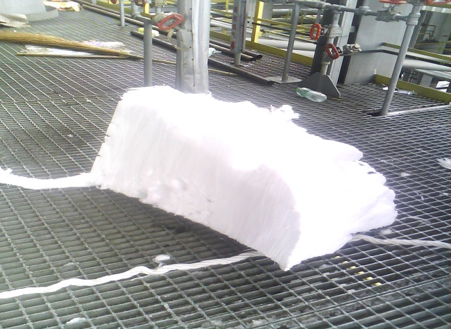 四川石化线性低密度反应釜内切料